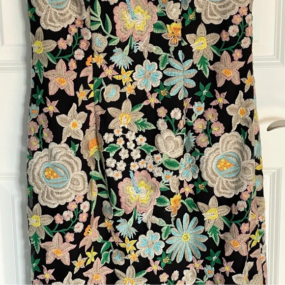 Carmen Marc Valvo Multi-colored Floral Embroidered Sheath Dress 29710 - Picture 4 of 16